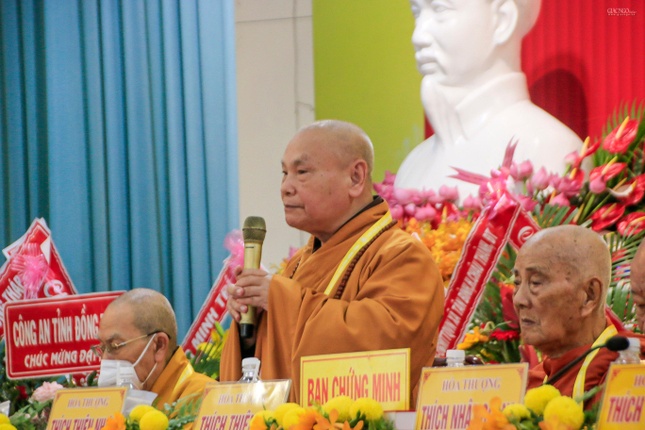 Hòa thượng Thích Thiện Nhơn lấy ý kiến đại hội về nhân sự