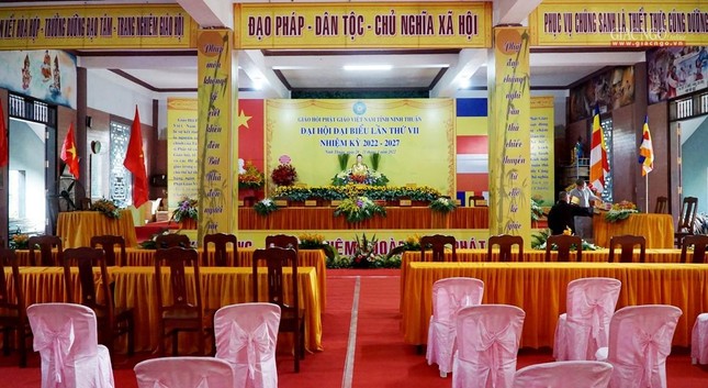 Hội trường nơi diễn ra đại hội đã sẵn sàng đón đại biểu Hội trường nơi diễn ra đại hội đã sẵn sàng đón đại biểu