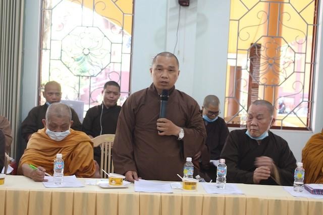 Thành viên Ban Trị sự đóng góp ý kiến tại buổi họp