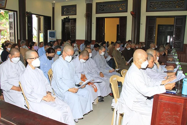 Chư Ni, Phật tử tham dự