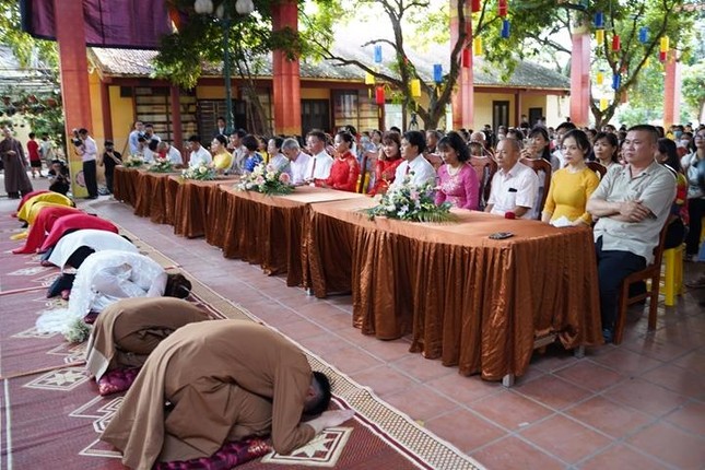 5 đôi tân lang tân nương lạy tạ ơn cha mẹ