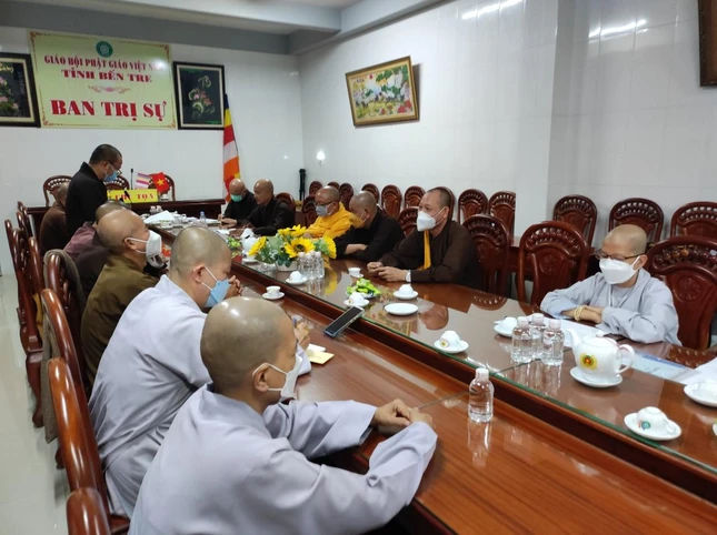 Quang cảnh buổi họp