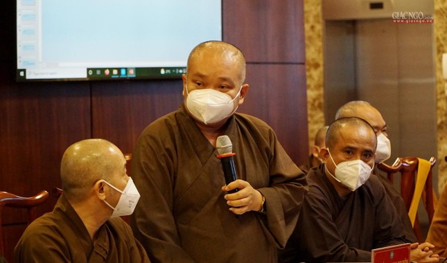 Thượng tọa Thích Trung Nguyện báo cáo các công tác chuẩn bị Đại lễ