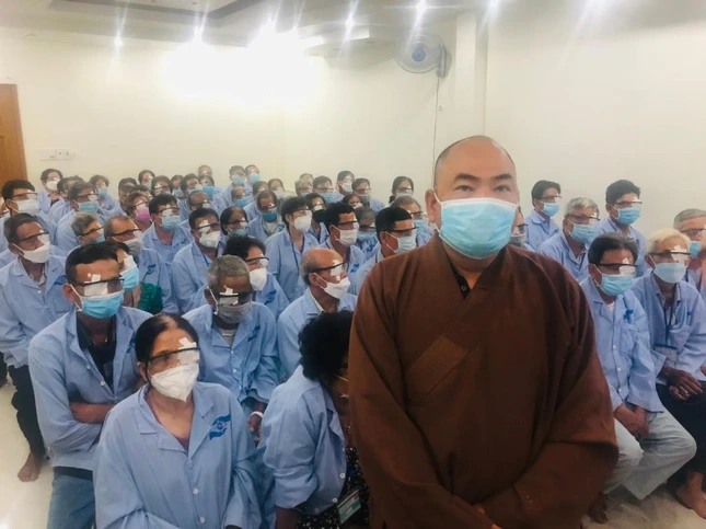 100 bệnh nhân nghèo được hỗ trợ chi phí phẫu thuật mắt - Ảnh: TQ 100 bệnh nhân nghèo được hỗ trợ chi phí phẫu thuật mắt - Ảnh: TQ