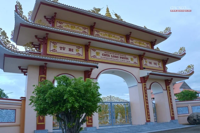 Tam quan chùa Long Phước Tam quan chùa Long Phước