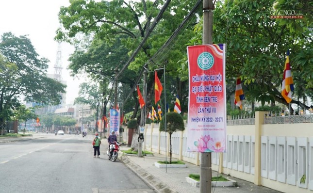 Pano chào mừng trên các con đường TP.Bến Tre