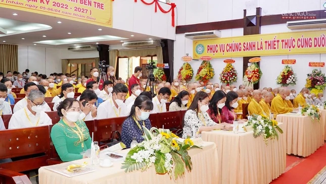 Đại biểu, lãnh đạo các cơ quan tham dự