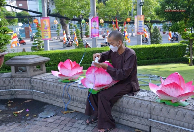 Công viên Tượng đài Bồ-tát Thích Quảng Đức - nơi biểu tượng thiêng liêng của Phật giáo TP.HCM