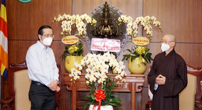 Lê Văn Minh, Bí thư Quận ủy quận 10 chúc mừng Phật đản đến chư tôn đức Lê Văn Minh, Bí thư Quận ủy quận 10 chúc mừng Phật đản đến chư tôn đức