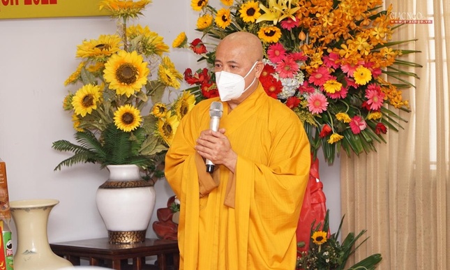 Hòa thượng Thích Huệ Thông cảm ơn sự quan tâm của ông Đỗ Văn Chiến, cùng lãnh đạo các cơ quan Trung ương, TP.HCM đã đến thăm, chúc mừng Phật đản