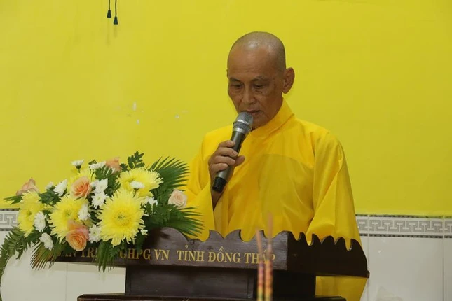 Hòa thượng Thích Phước Thông đọc Thông điệp Phật đản của Đức Quyền Pháp chủ GHPGVN