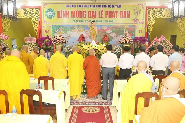 Ban Trị sự GHPGVN tỉnh Đồng Tháp thực hiện nghi thức Khánh đản