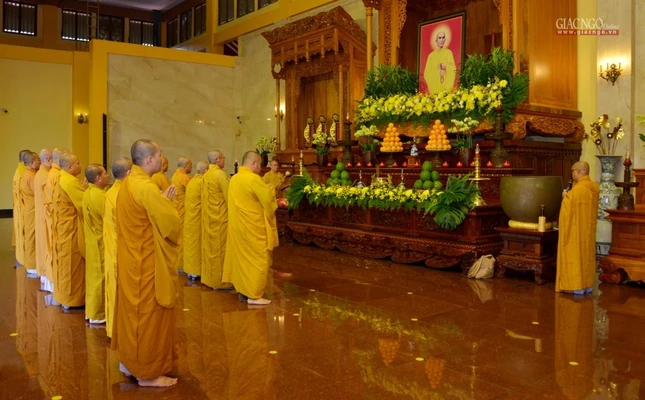 Thành kính tưởng niệm tại Tổ đường Việt Nam Quốc Tự