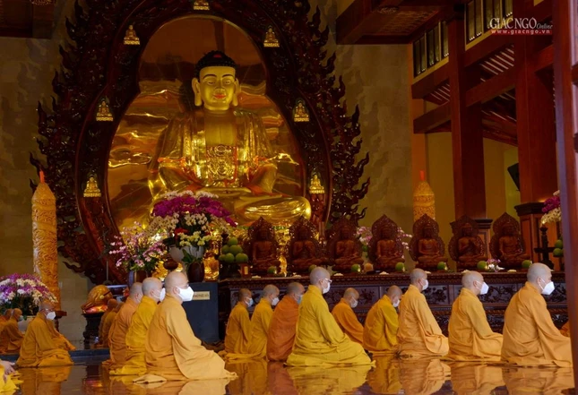 Bố-tát là nghi thức đặc thù từ thời Đức Phật nhằm nuôi dưỡng các pháp thiện lành