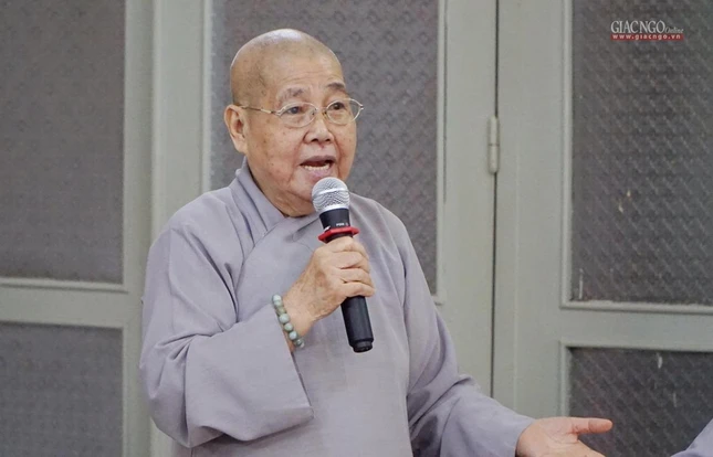 Ni trưởng Thích nữ Từ Nhẫn