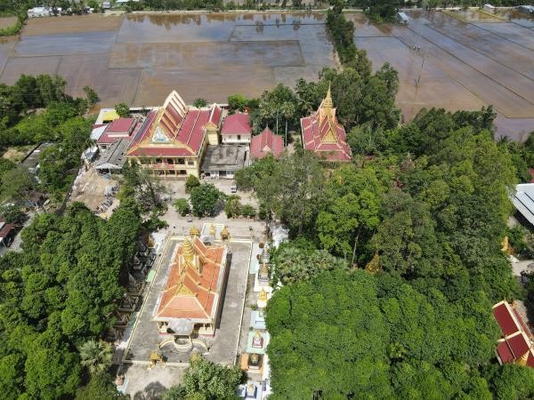 Tổng thể chùa Sóc Xoài