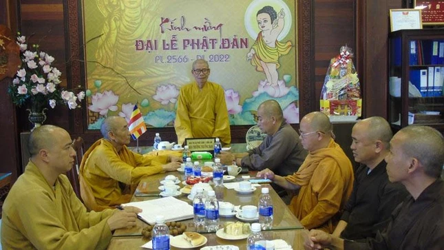 Hòa thượng Thích Châu Quang, Trưởng ban Trị sự GHPGVN tỉnh Đắk Lắk chủ trì buổi họp