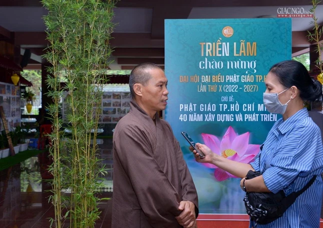 Thượng tọa Thích Trí Chơn, Trưởng ban Tổ chức cho biết triển lãm đã sẵn sàng cho lễ khai mạc vào lúc 7g sáng mai, 12-6