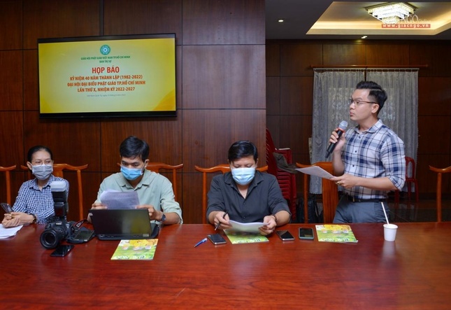 Phóng viên truyền hình Quốc Hội đặt câu hỏi