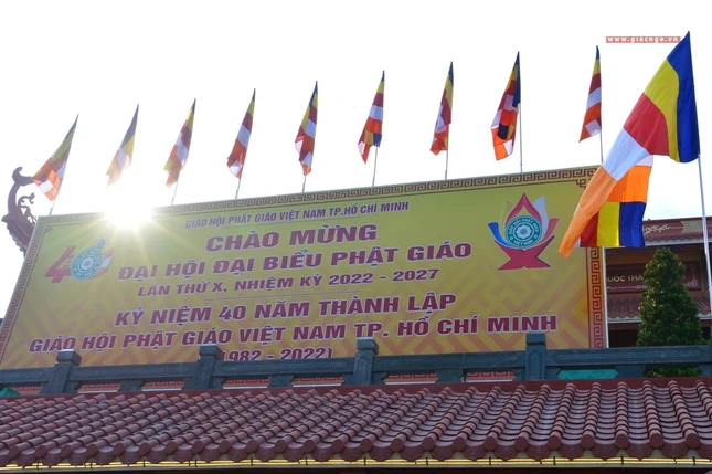 Pano lớn chào mừng đại biểu về tham dự Đại hội đại biểu Phật giáo TP.HCM lần thứ X