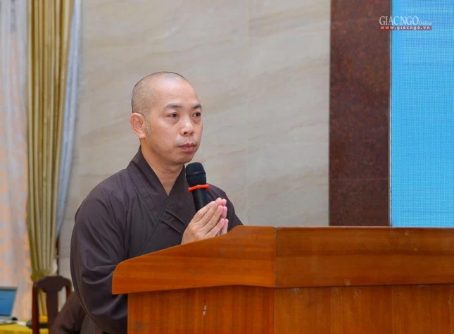Thượng tọa Thích Quang Thạnh trình chương trình phiên trù bị, đại hội chính thức
