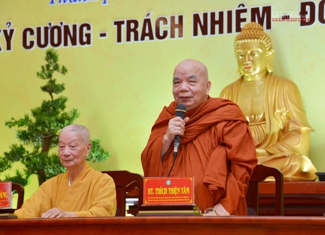 Hòa thượng Thích Thiện Tâm chia sẻ tại buổi họp