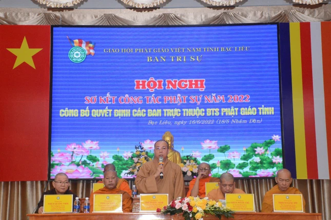 Thượng tọa Thích Giác Nghi tuyên bố khai mạc Thượng tọa Thích Giác Nghi tuyên bố khai mạc