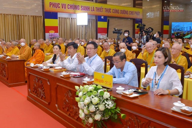 Đại diện các cơ quan TP.HCM, quận 10 tham dự