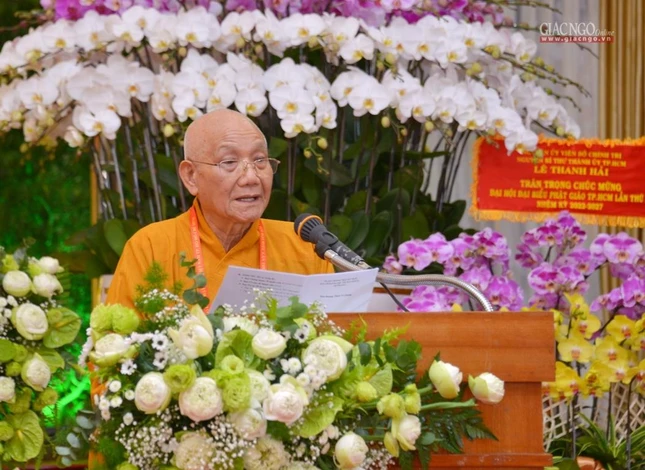 Đại diện Tiểu ban Nhân sự Đại hội, Hòa thượng Thích Minh Thông trình danh sách nhân sự dự kiến sẽ giới thiệu vào Ban Trị sự GHPGVN TP.HCM nhiệm kỳ 2022-2027