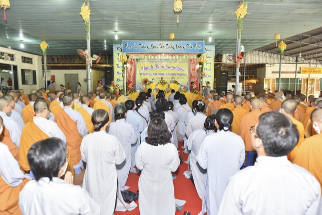 Quang cảnh buổi thăm trường hạ của Phân ban Ni giới Trung ương GHPGVN