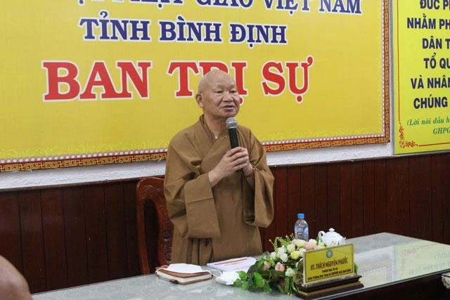 Hòa thượng Thích Nguyên Phước chủ trì buổi họp