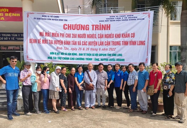 Ban Từ thiện - Xã hội Phật giáo tỉnh Vĩnh Long phối hợp tổ chức khám và phẫu thuật mắt cho bệnh nhân nghèo