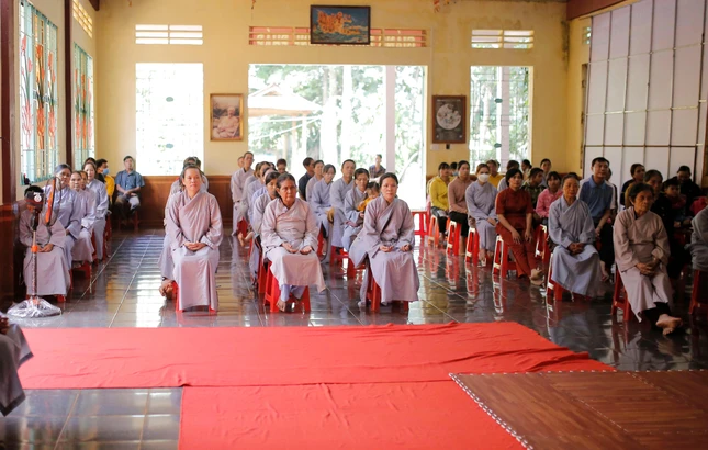 Bù Đăng là huyện còn nhiều khó khăn, đồng bào S'tiêng nhiều, với tâm mộ đạo cao
