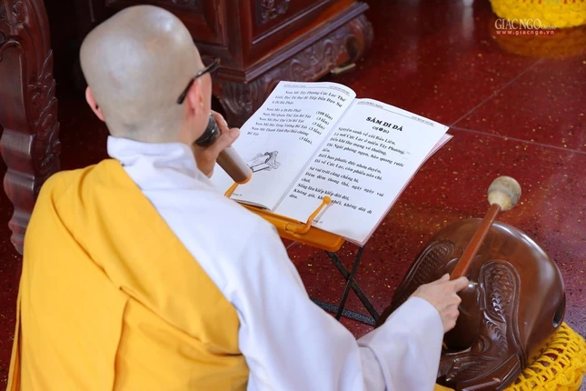 Lắng lòng trong thời sám công phu chiều Lắng lòng trong thời sám công phu chiều