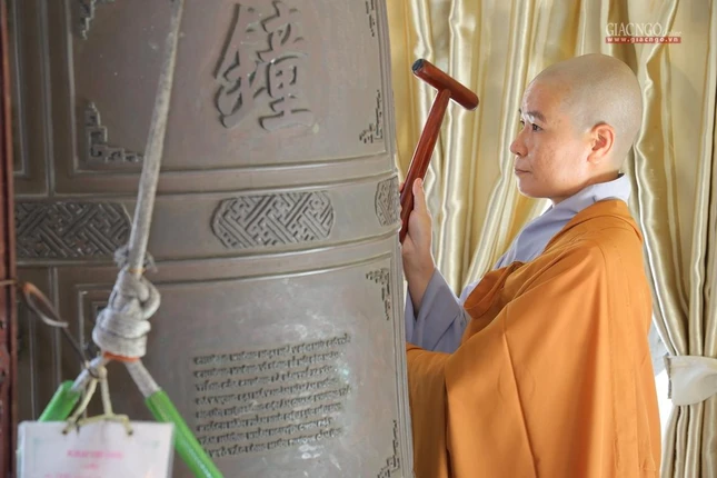 Mỗi ngày chư Ni tuân thủ theo thời khóa của thiền môn Mỗi ngày chư Ni tuân thủ theo thời khóa của thiền môn