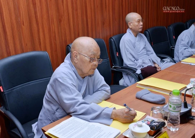 Ni trưởng Thích nữ Tịnh Nguyện cùng các vị đại biểu