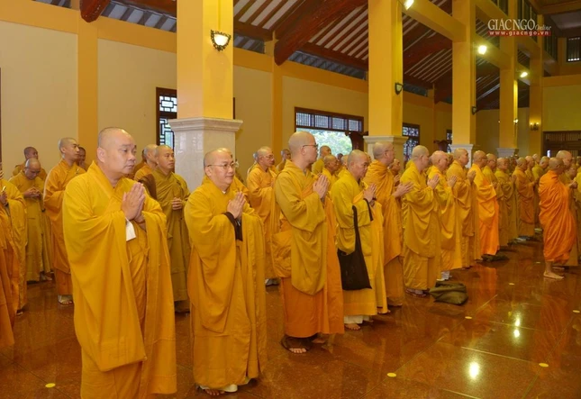 Chư tôn đức Ban Trị sự TP.HCM, TP.Thủ Đức, 21 quận huyện thành kính tưởng niệm