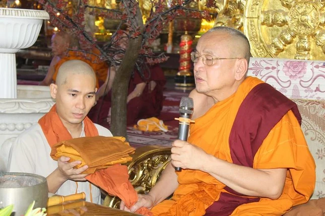 Hòa thượng Thích Bửu Chánh, viện chủ thiền viện Phước Sơn phát biểu khai khóa an cư