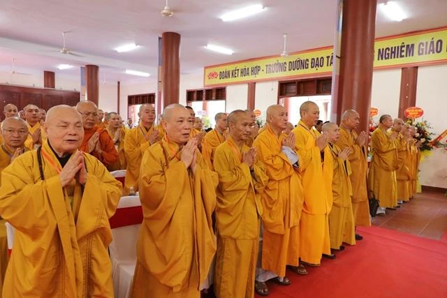 Nghi thức chào Quốc kỳ, Đạo kỳ, một phút tưởng niệm