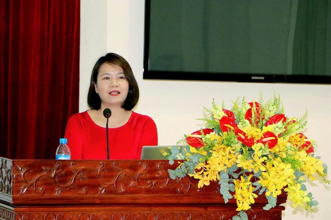 Bà Nguyễn Thị Định truyền chia sẻ về tình hình tín ngưỡng, tôn giáo