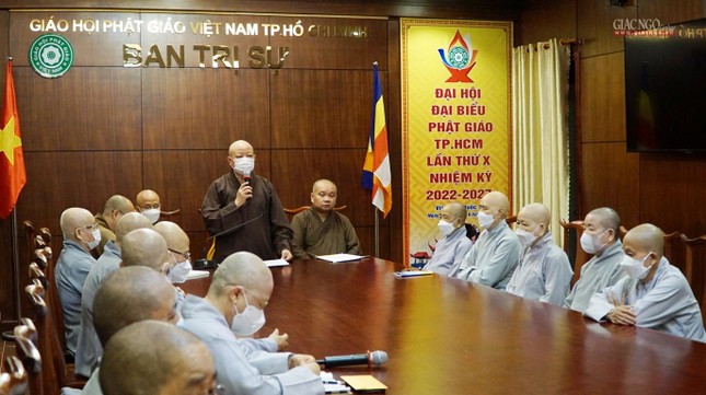 Hòa thượng Thích Lệ Trang, Trưởng ban Trị sự GHPGVN TP.HCM tại buổi họp của chư Ni