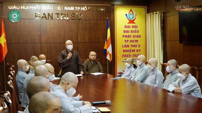 Hòa thượng Thích Lệ Trang, Trưởng ban Trị sự GHPGVN TP.HCM tại buổi họp của chư Ni