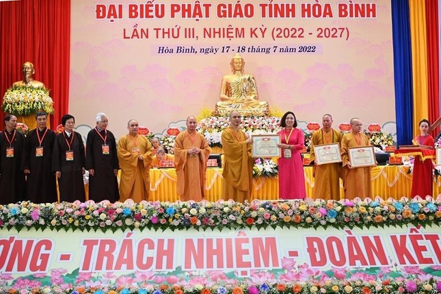 Nhận Bằng khen của UBND tỉnh