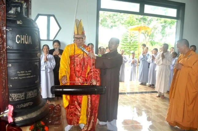 Hòa thượng Thích Châu Quang khai thanh đại hồng chung chùa Phước Lộc Hòa thượng Thích Châu Quang khai thanh đại hồng chung chùa Phước Lộc