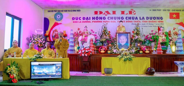 Thượng tọa Thích Đạo Hiển phát biểu tại buổi lễ Thượng tọa Thích Đạo Hiển phát biểu tại buổi lễ