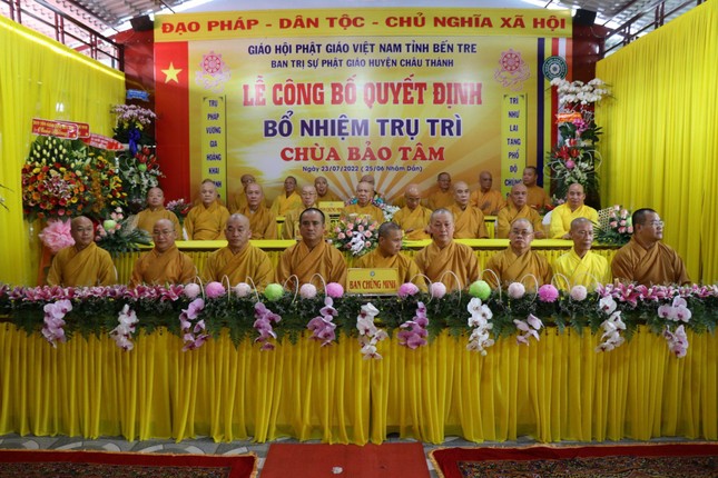 Chư tôn đức chứng minh