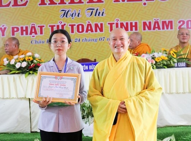 Em Nguyễn Nhật Hồng Hạnh – Pháp danh Thọ Tâm đạt giải nhất
