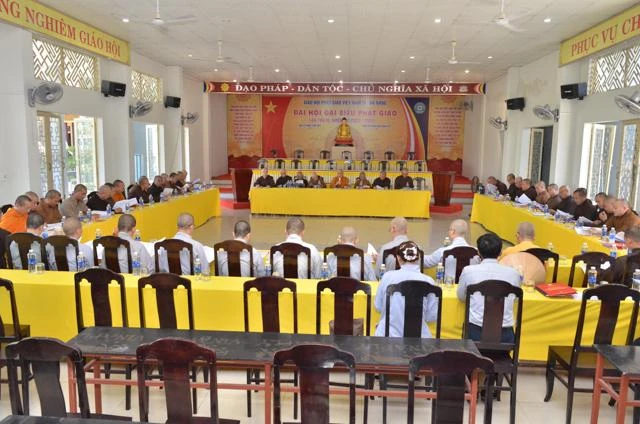 Quang cảnh buổi họp đầu tiên của tân Ban Trị sự GHPGVN TP.Đà Nẵng sau Đại hội Phật giáo TP lần thứ VI