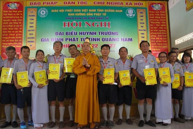 Huynh trưởng Đồng Thanh – Nguyễn Công Thảnh tiếp tục làm Trưởng ban cùng 39 thành viên ra mắt hội nghị Huynh trưởng Đồng Thanh – Nguyễn Công Thảnh tiếp tục làm Trưởng ban cùng 39 thành viên ra mắt hội nghị