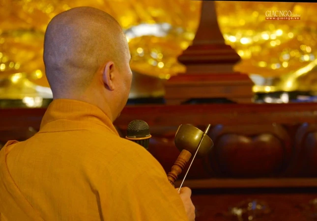 Sống tỉnh thức trong lời dạy của Đức Phật Sống tỉnh thức trong lời dạy của Đức Phật